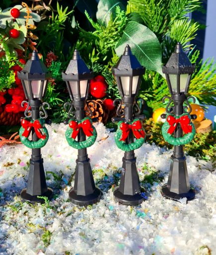 4 Light Up Christmas Lamp Posts. - Fairy Gardens UK